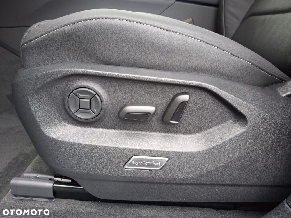 Volkswagen Touareg 3.0 V6 TDI 4Motion R-Line - 12