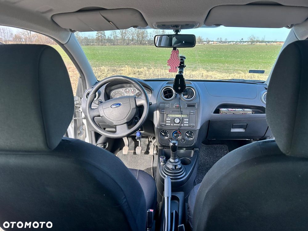 Ford Fiesta 1.3 - 9