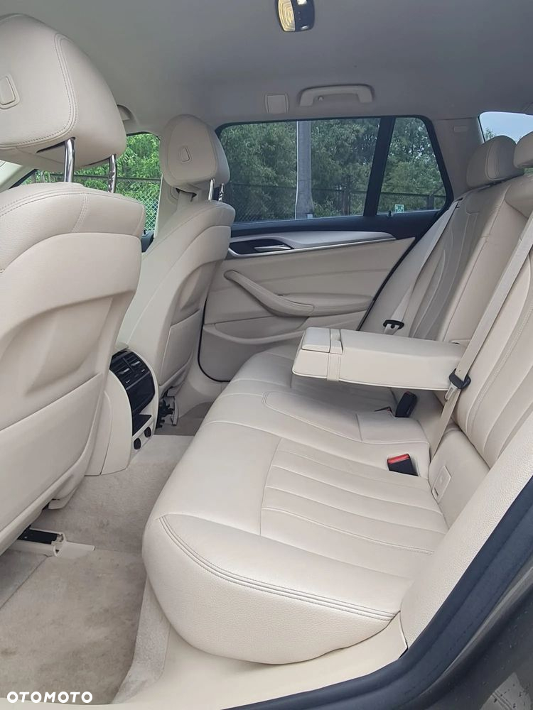 BMW Seria 5 520d xDrive Luxury Line sport - 21