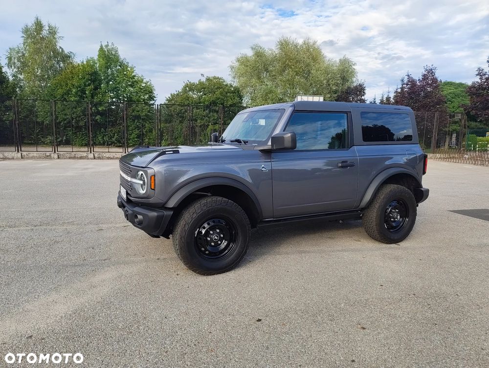 Ford Bronco - 6