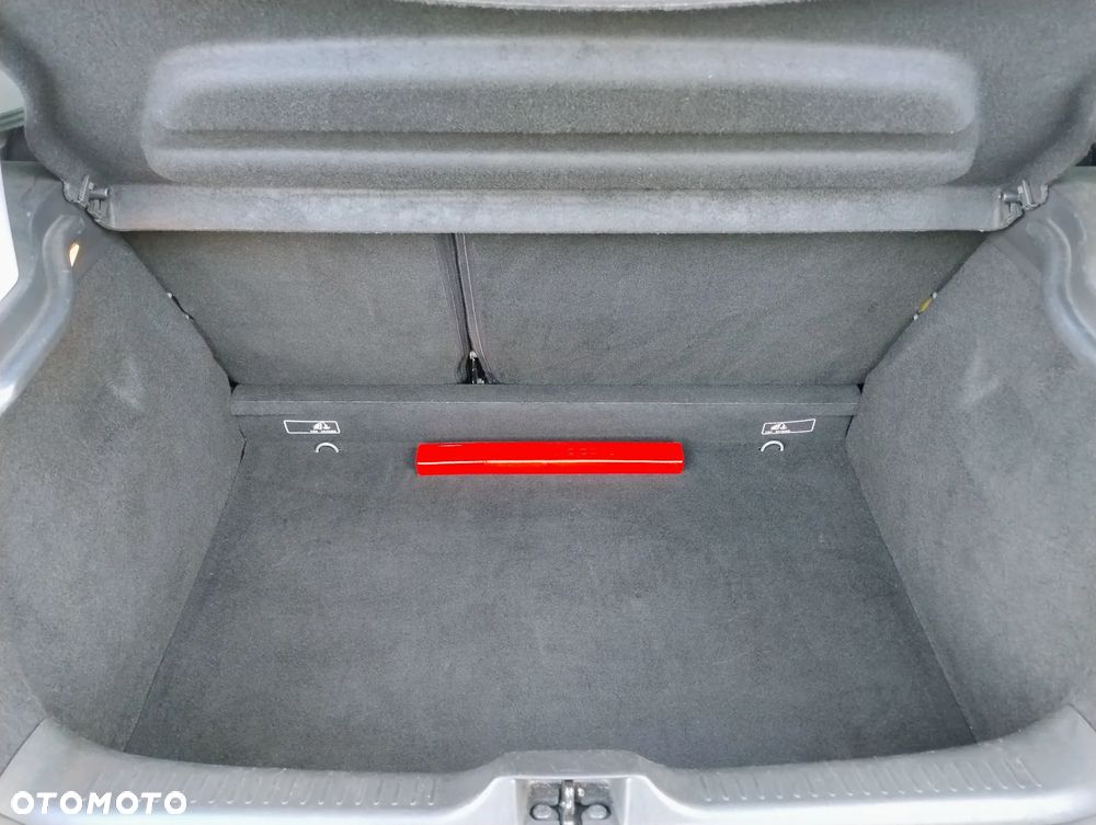 Renault Clio 1.2 16V Limited Plus - 25
