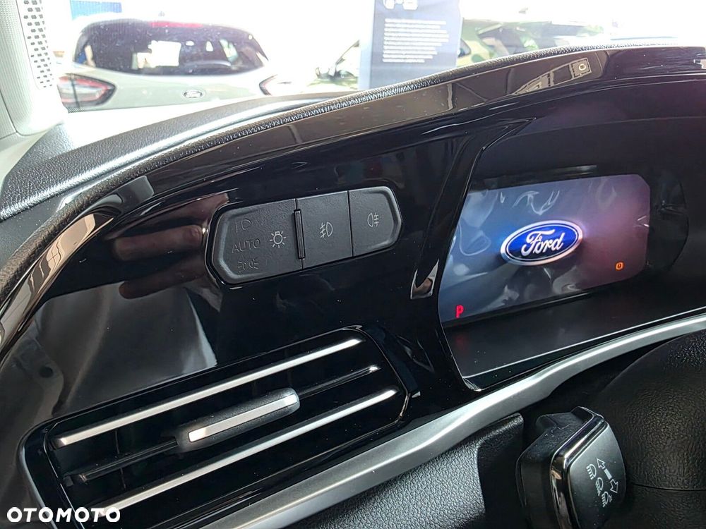 Ford Tourneo Connect - 19