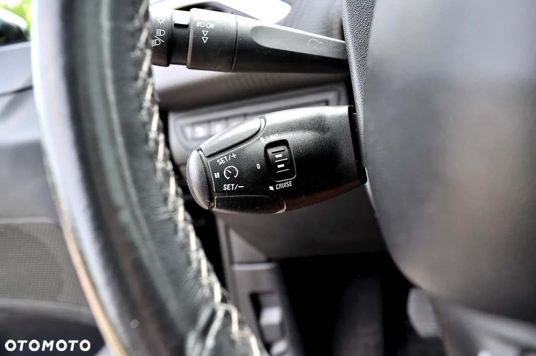 Peugeot 2008 1.2 Pure Tech GPF Allure S&S - 17