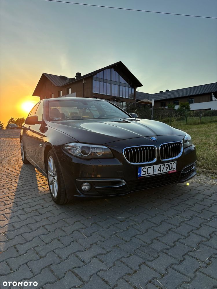 BMW Seria 5 530d xDrive Luxury Line - 2
