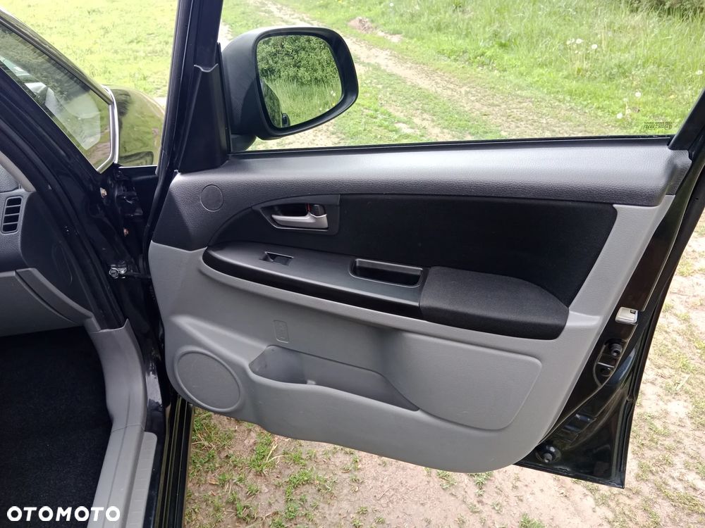 Suzuki SX4 2.0 DDiS 4x2 Style - 12