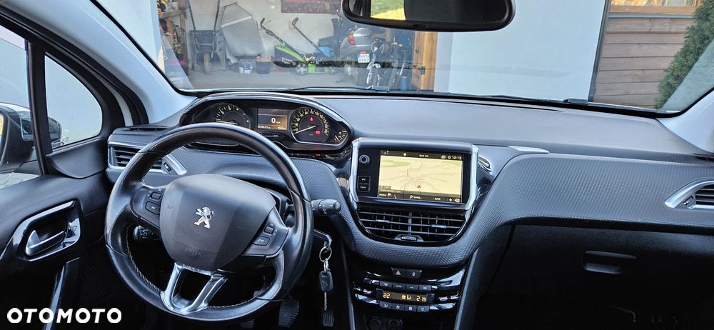 Peugeot 208 - 10