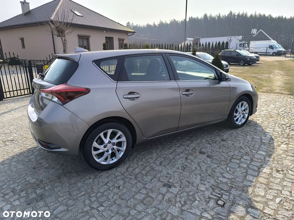 Toyota Auris 1.6 D-4D Design Edition - 15