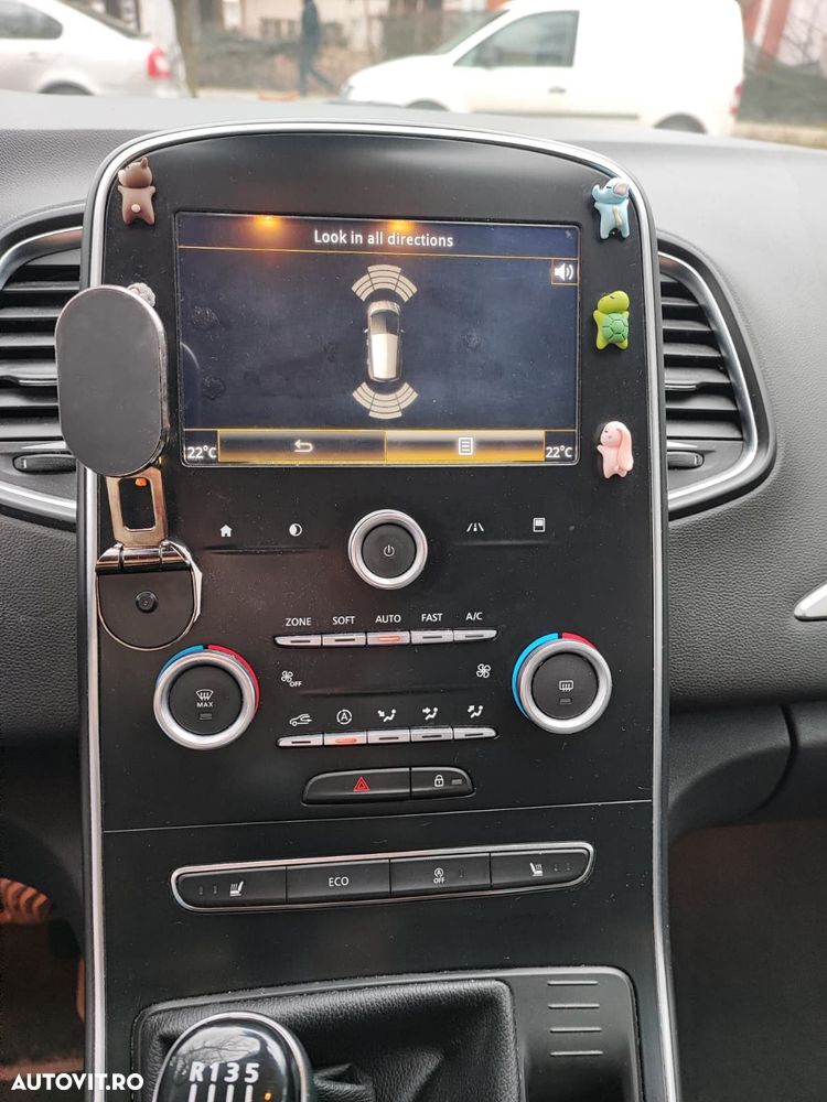 Renault Scenic TCe 130 Dynamique - 9