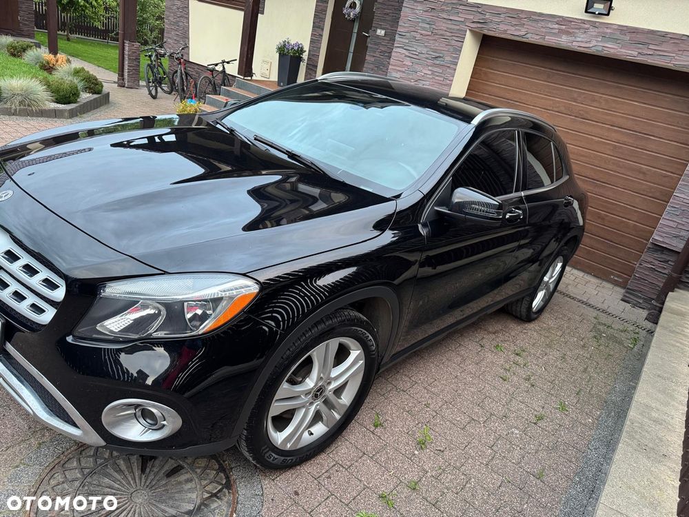 Mercedes-Benz GLA 250 4Matic 7G-DCT Style - 2