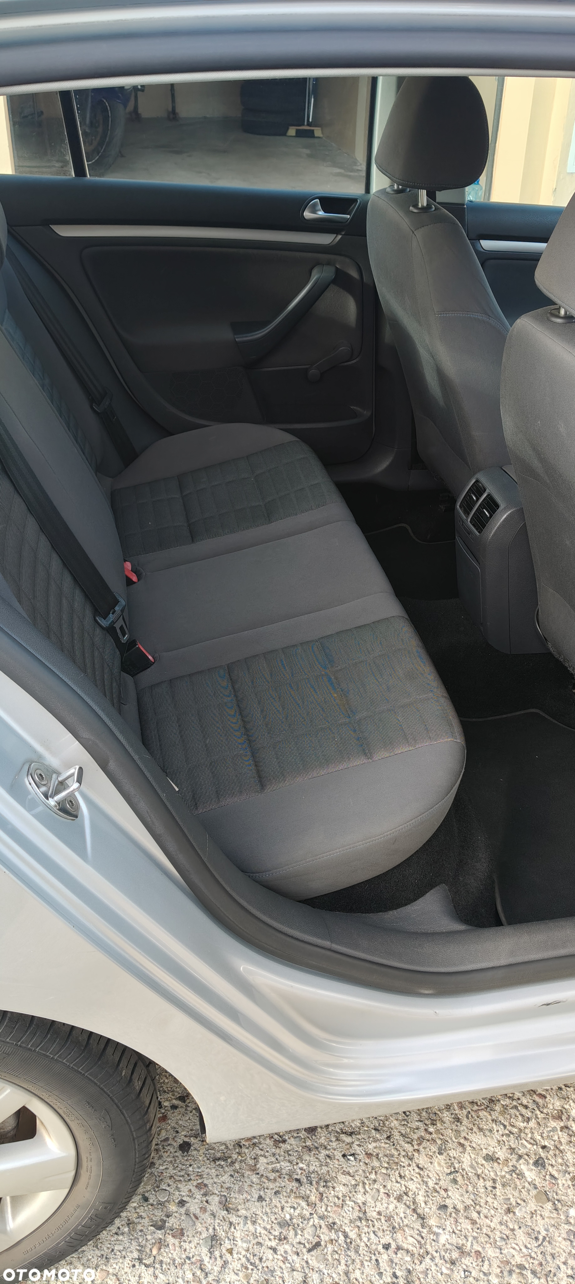 Volkswagen Golf V 1.9 TDI Trendline - 12