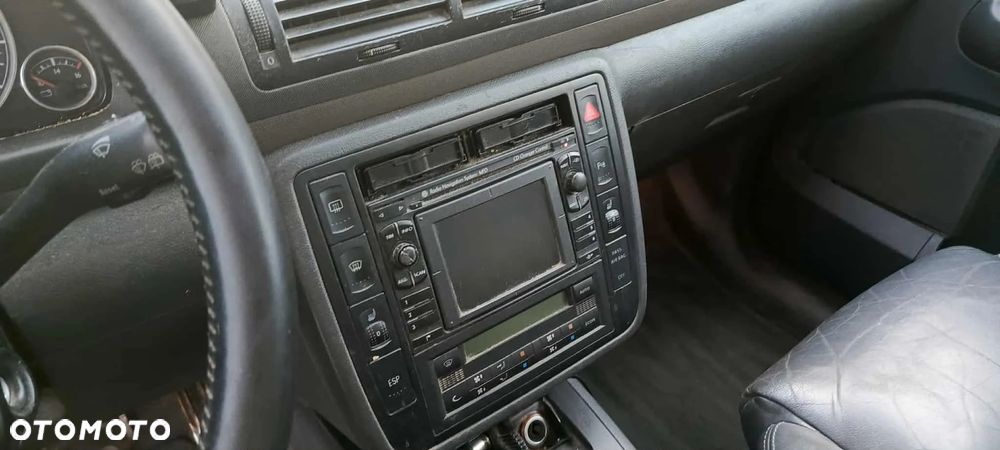 Volkswagen Sharan 2.0 TDI Basis - 10