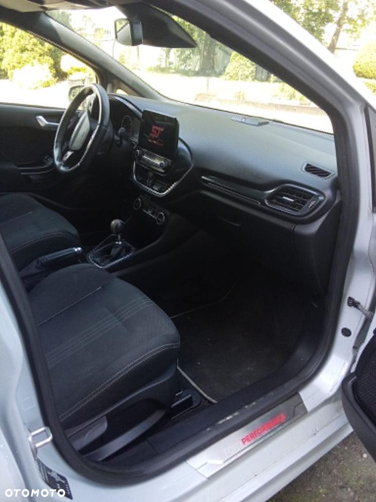 Ford Fiesta - 10