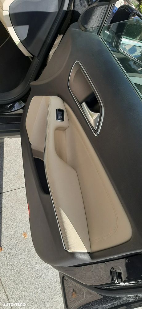 Mercedes-Benz GLA - 33