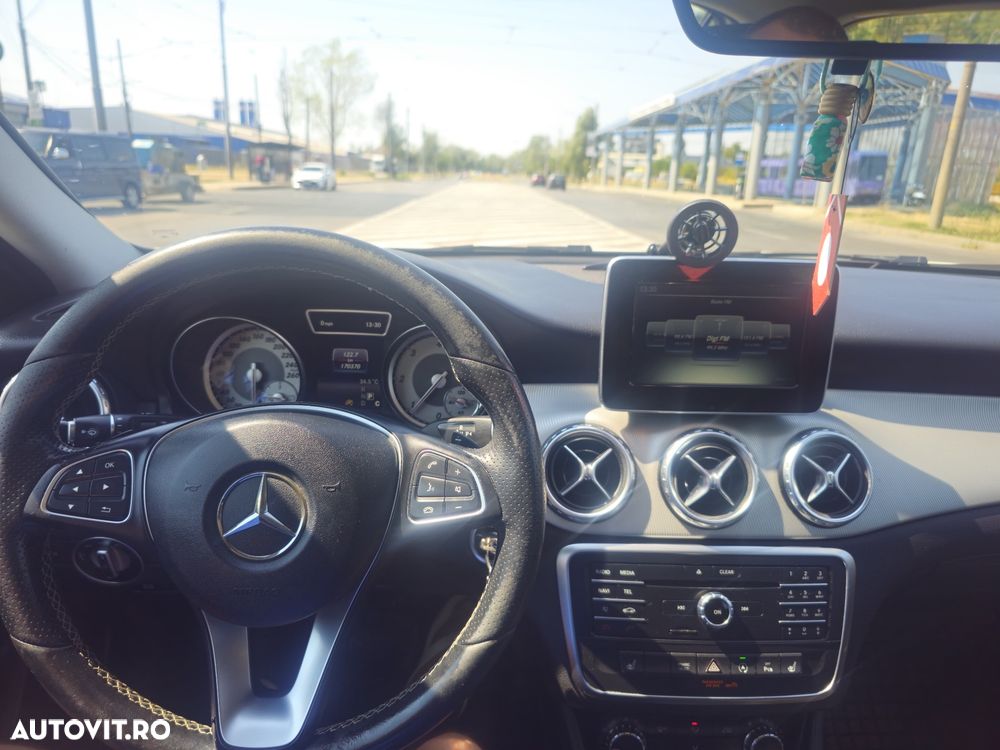 Mercedes-Benz GLA 180 d 7G-DCT - 8