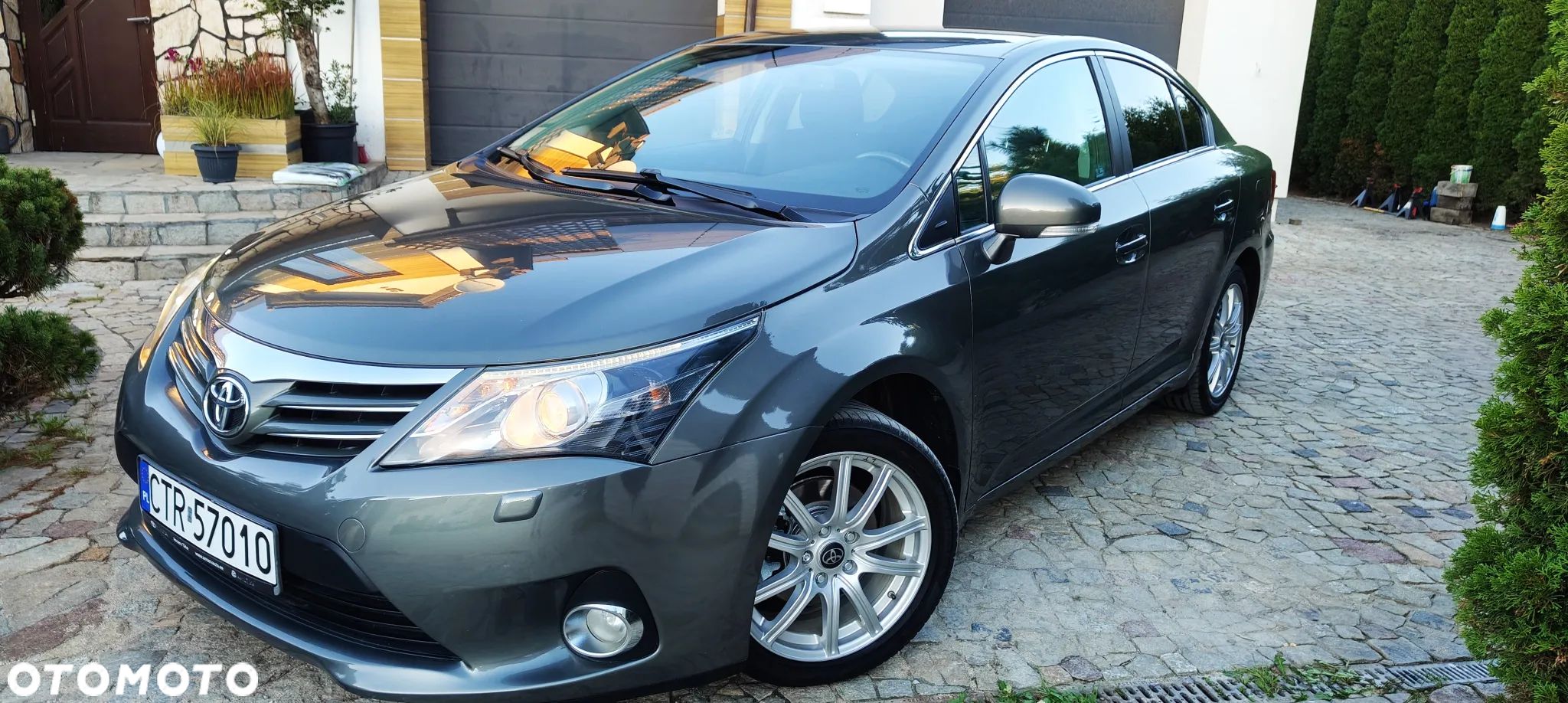 Toyota Avensis 1.8 Executive - 1