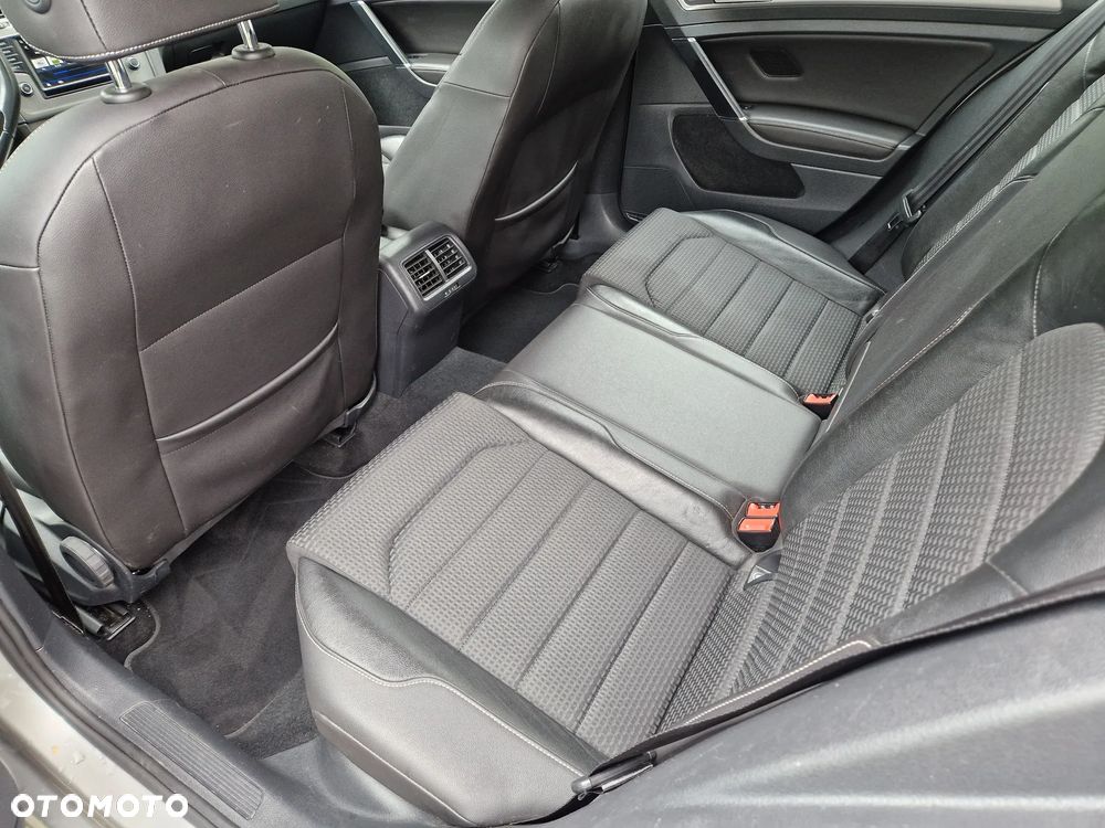 Volkswagen Golf 1.6 TDI BlueMotion Technology Comfortline - 8