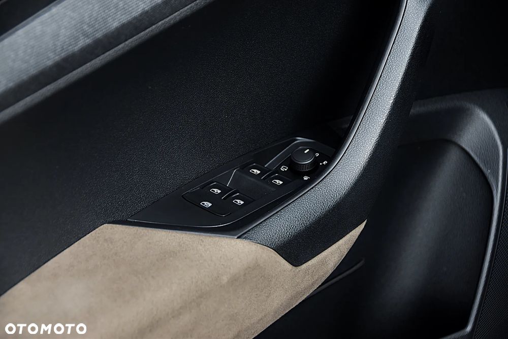 Skoda Karoq 1.5 TSI ACT Selection DSG - 37