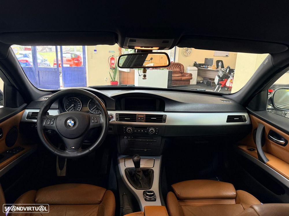 BMW 320 d Pack M - 27