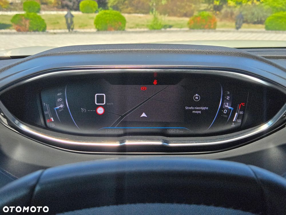 Peugeot 3008 BlueHDi 130 Stop & Start Active Business-Paket - 32