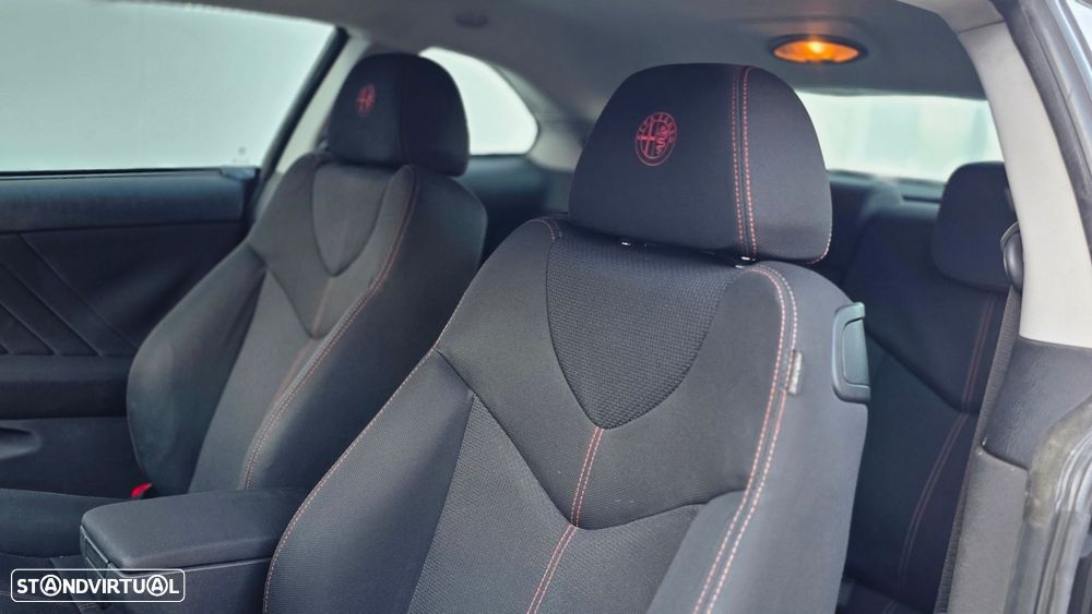 Alfa Romeo GT 1.9 JTD M-JET Q2 - 27