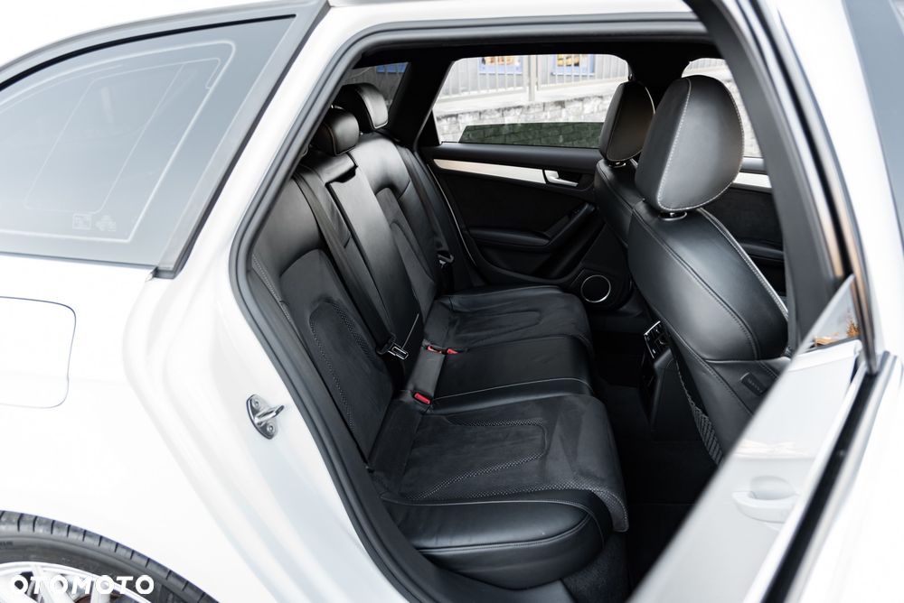 Audi A4 Avant 2.0 TFSI quattro S line Sportpaket - 22