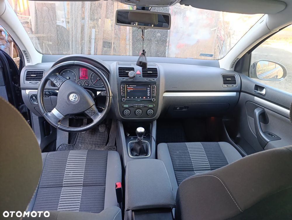 Volkswagen Golf 2.0 TDI DPF United - 8