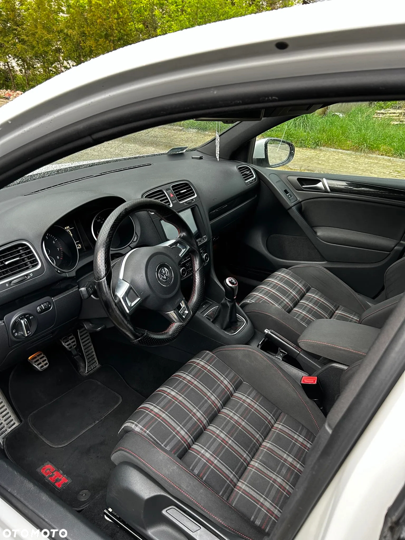 Volkswagen Golf VI 2.0 TSI GTI - 7