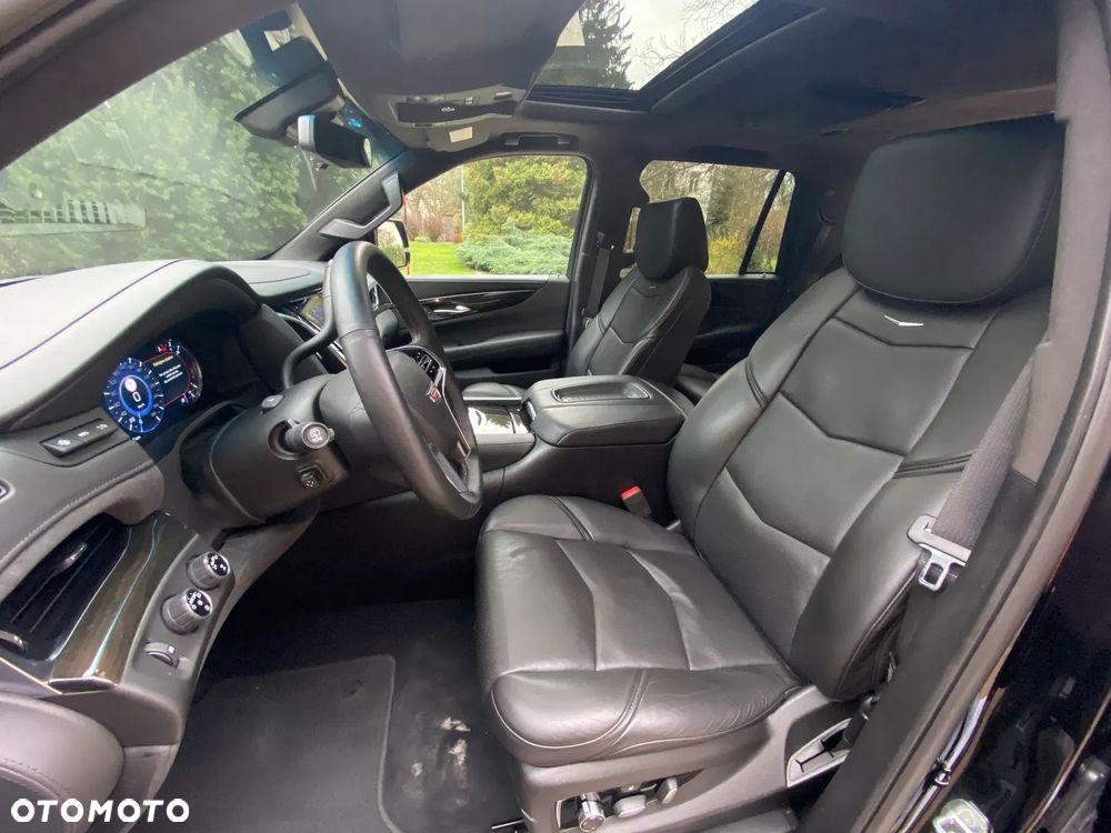 Cadillac Escalade - 19