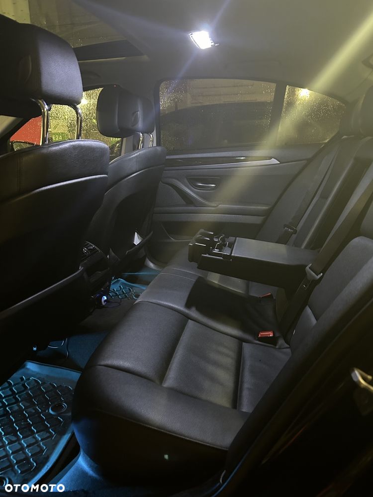 BMW Seria 5 528i - 8