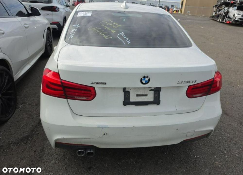 BMW Seria 3 330i xDrive M Sport - 5