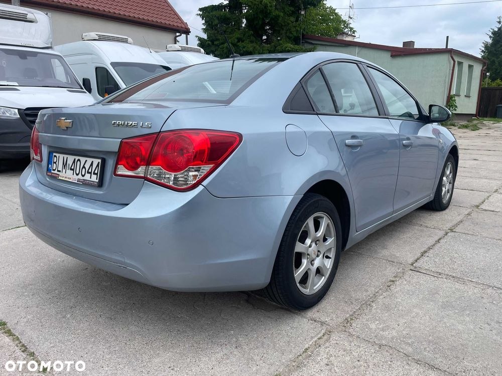 Chevrolet Cruze - 4