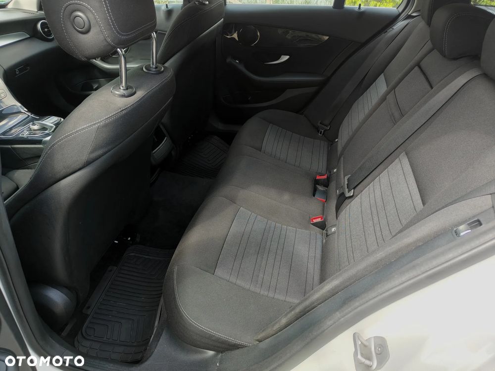 Mercedes-Benz Klasa C 200 d 9G-TRONIC - 23
