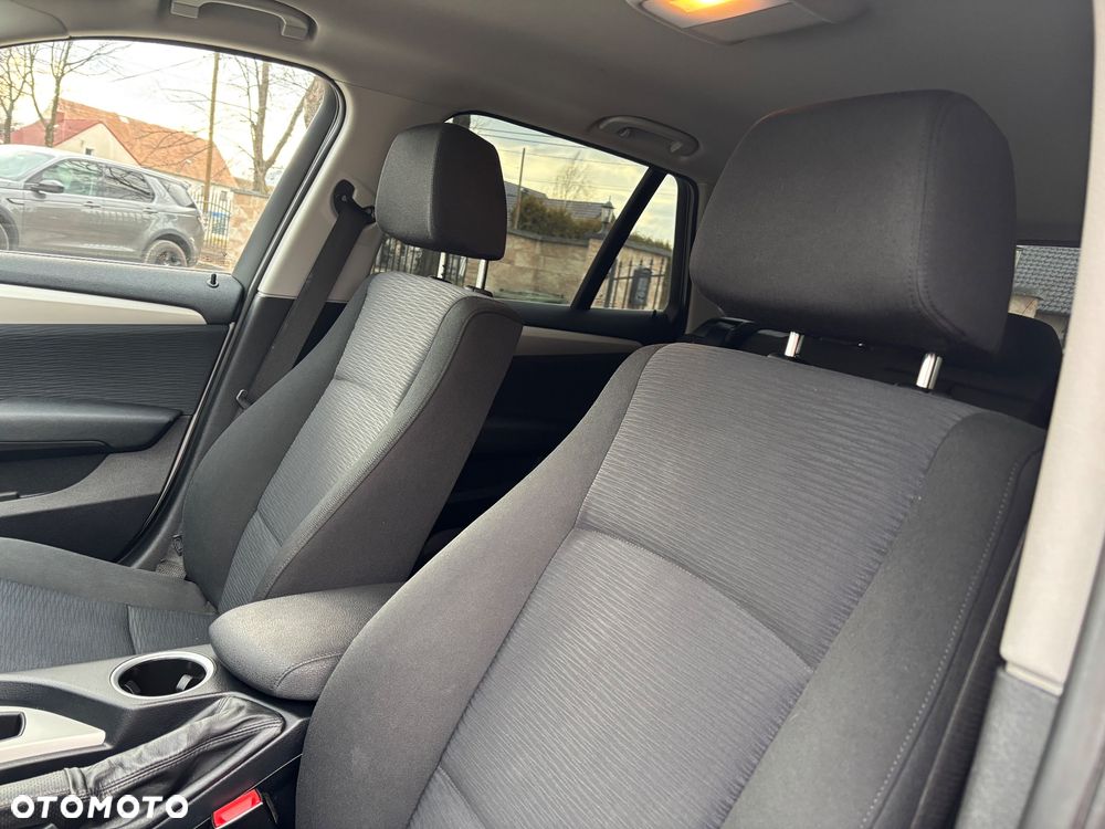 BMW X1 sDrive16d Sport Line - 29