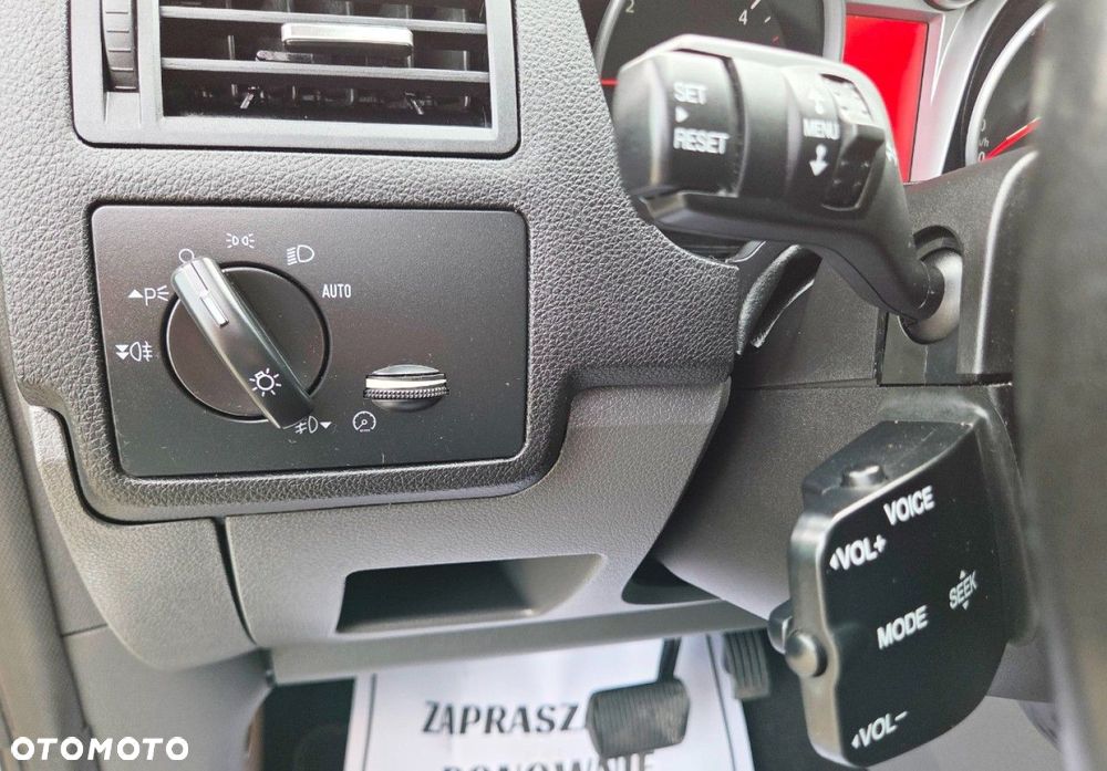 Ford Kuga - 28