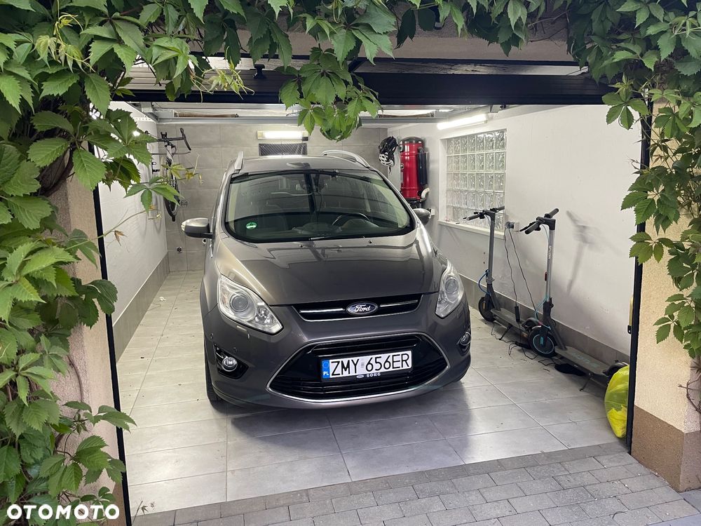 Ford Grand C-MAX - 40