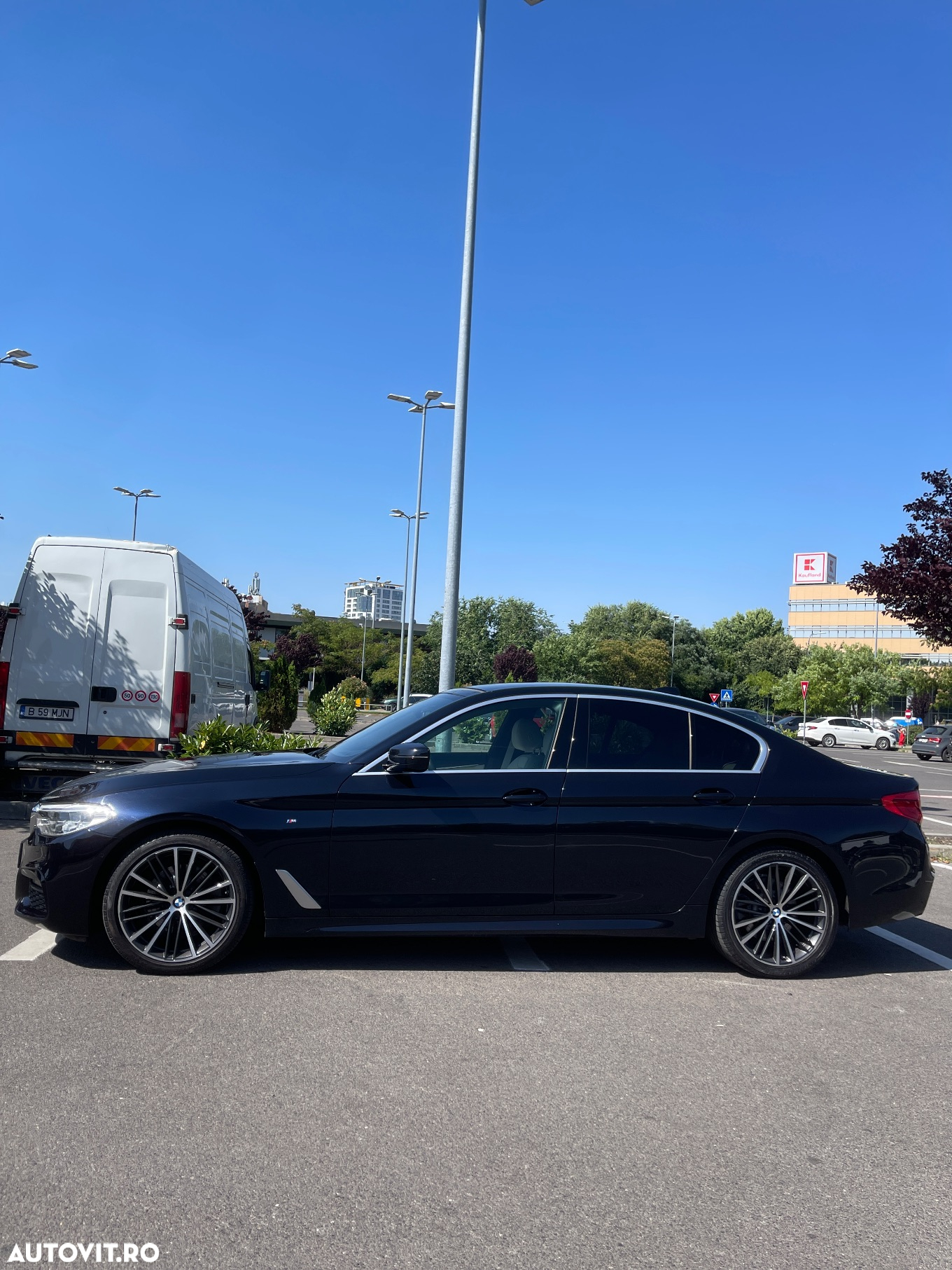 BMW Seria 5 520d xDrive AT - 23