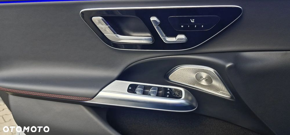 Mercedes-Benz Klasa E AMG 53 4Matic+ AMG SPEEDSHIFT TCT 9G - 17
