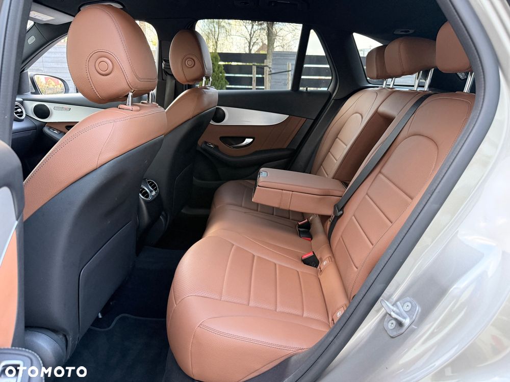Mercedes-Benz GLC 200 4Matic 9G-TRONIC AMG Line Plus - 17