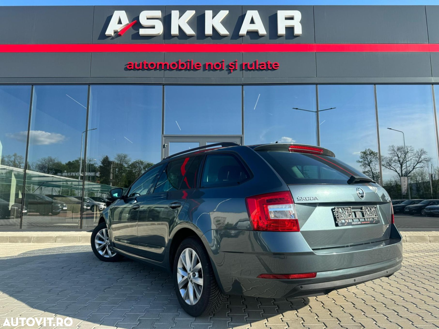 Skoda Octavia Combi Diesel 1.6 TDI Ambition - 8