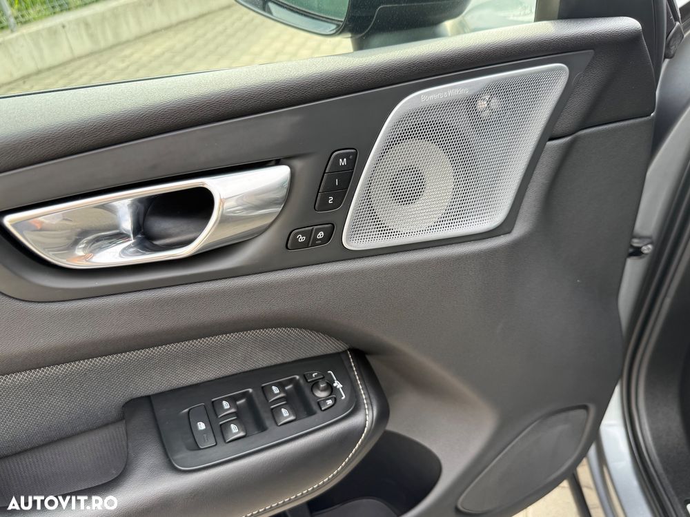 Volvo XC 60 D5 AWD Geartronic RDesign - 11
