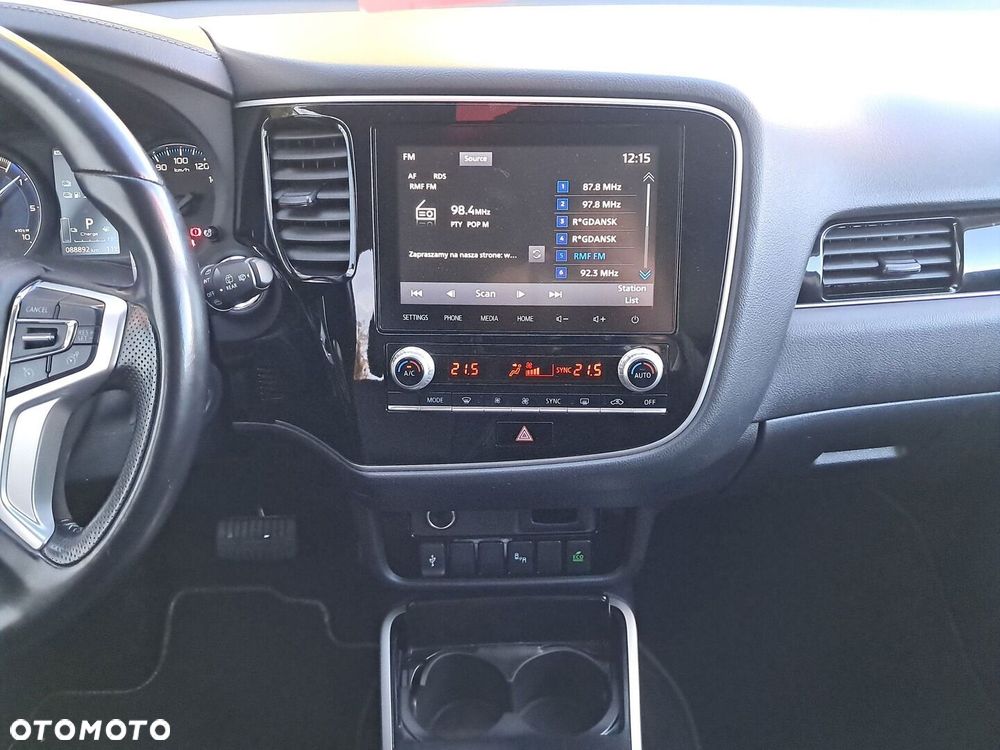 Mitsubishi Outlander - 19