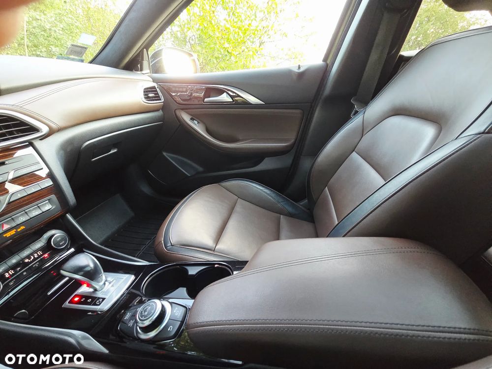 Infiniti QX30 2.2d Premium AWD 7DCT - 9