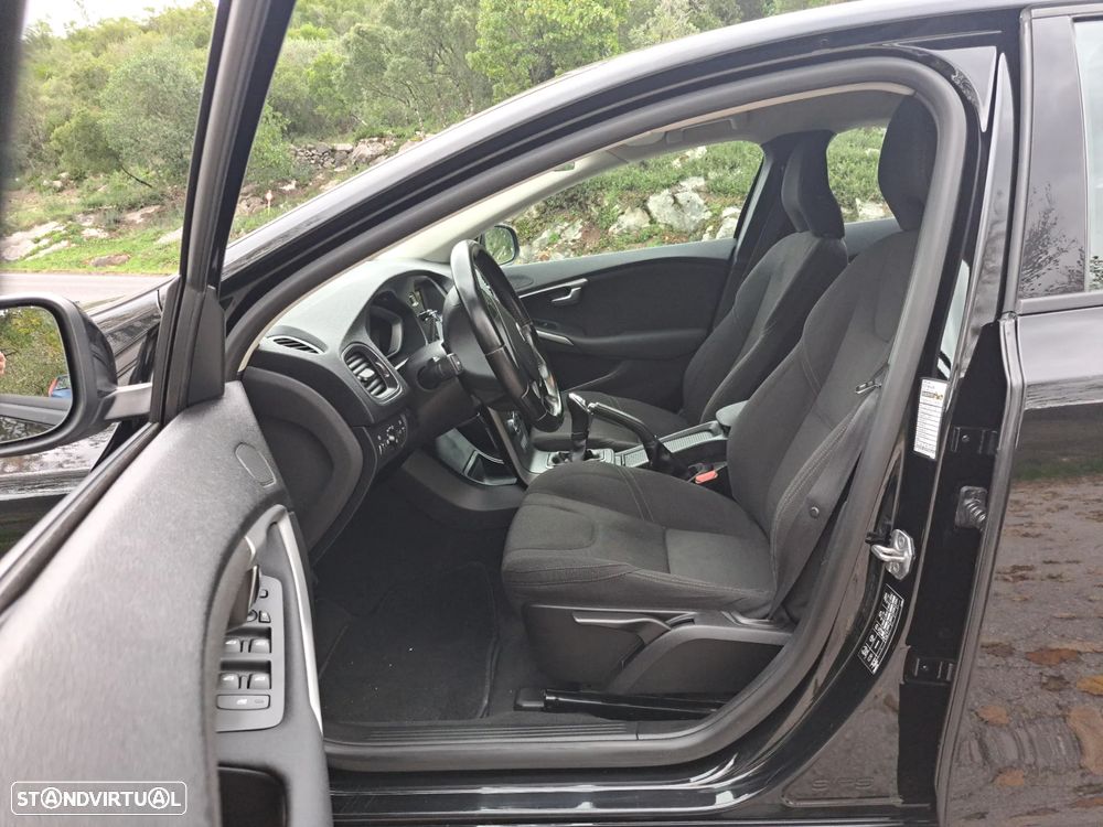 Volvo V40 D2 Kinetic - 13