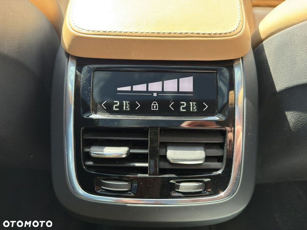 Volvo XC 90 - 25