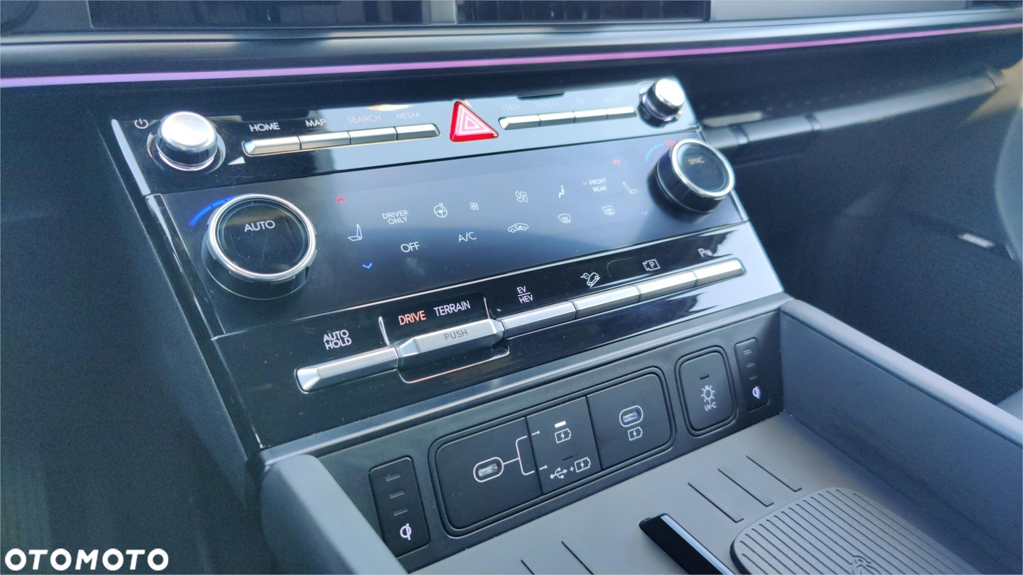 Hyundai Santa Fe 1.6 T-GDI HEV Calligraphy 4WD 6os - 9