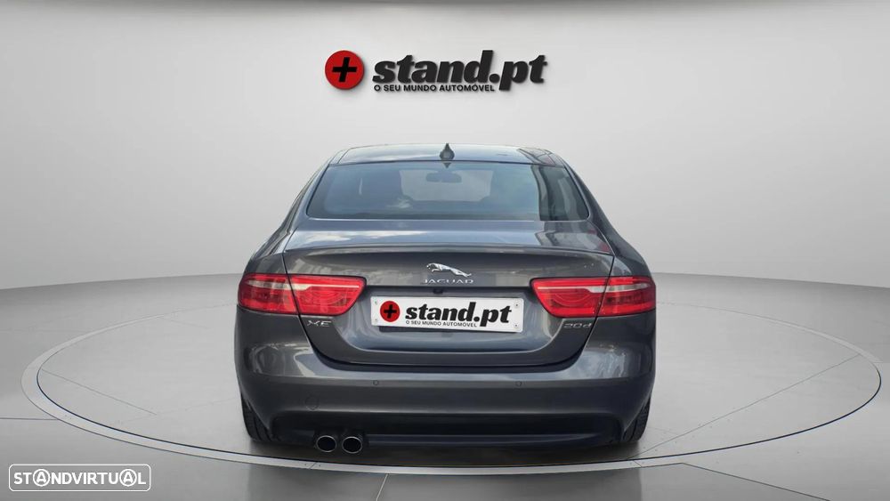 Jaguar XE 2.0 D R-Sport - 5