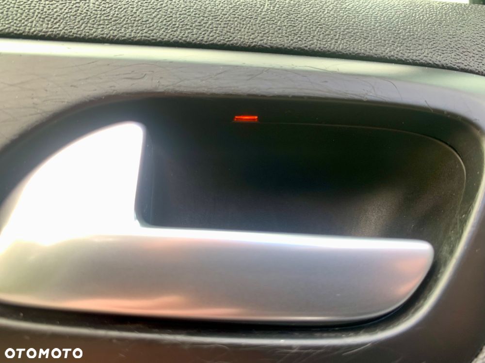Citroën C5 2.0i 16V Exclusive Equilibre Navi - 17