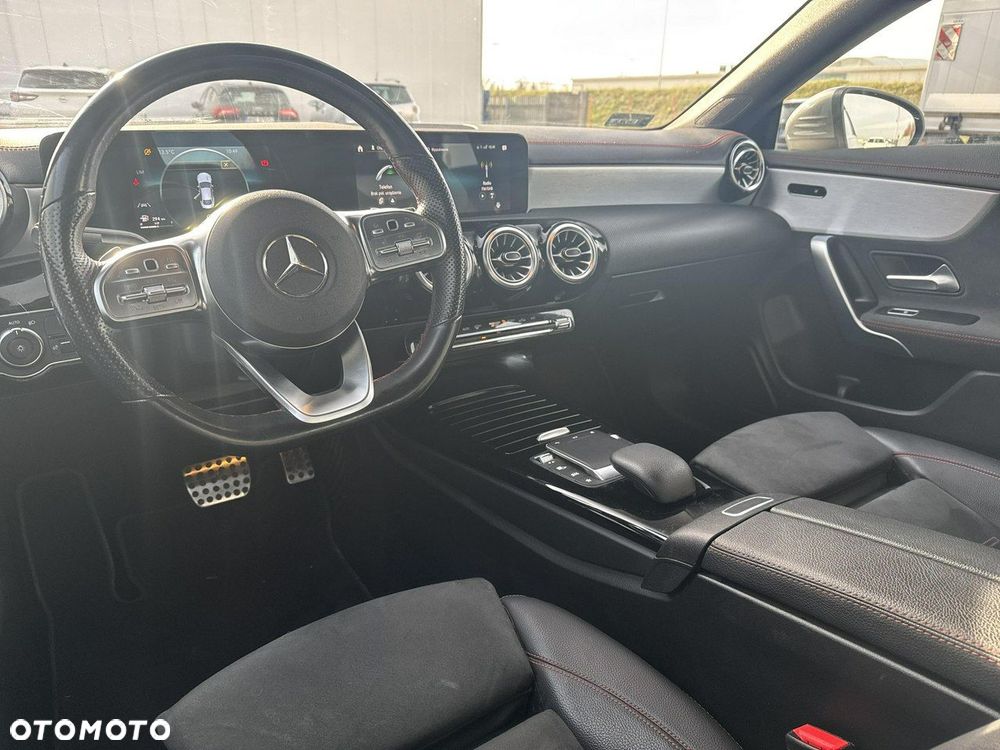 Mercedes-Benz CLA - 13