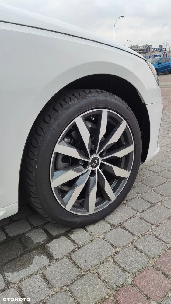 Audi A4 Limousine - 14