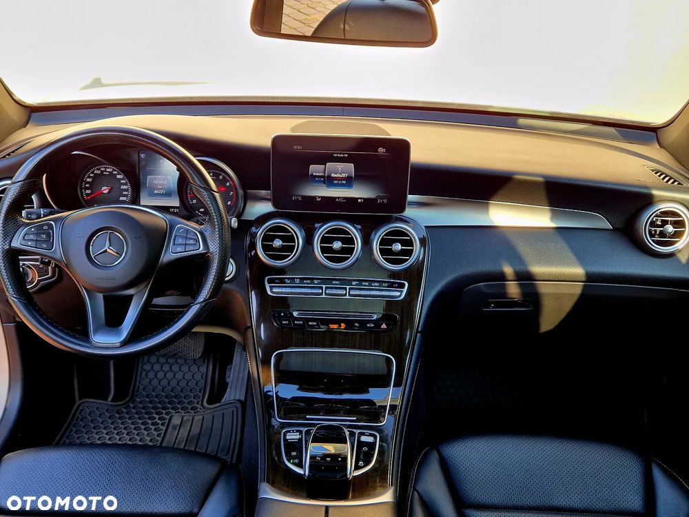 Mercedes-Benz GLC 300 4Matic 9G-TRONIC Exclusive - 18